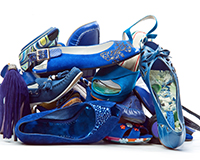 Reuse your old high heels with this DIY coat rack project.